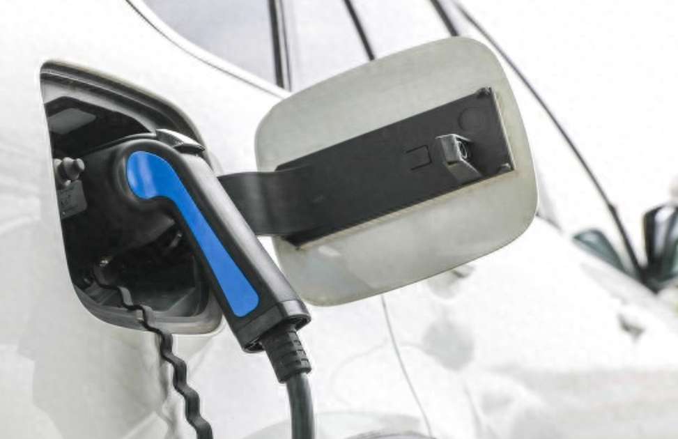 Tesla, NIO Spark Price War to Start the Year